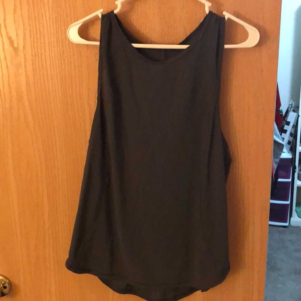 Gray lululemon tank top.